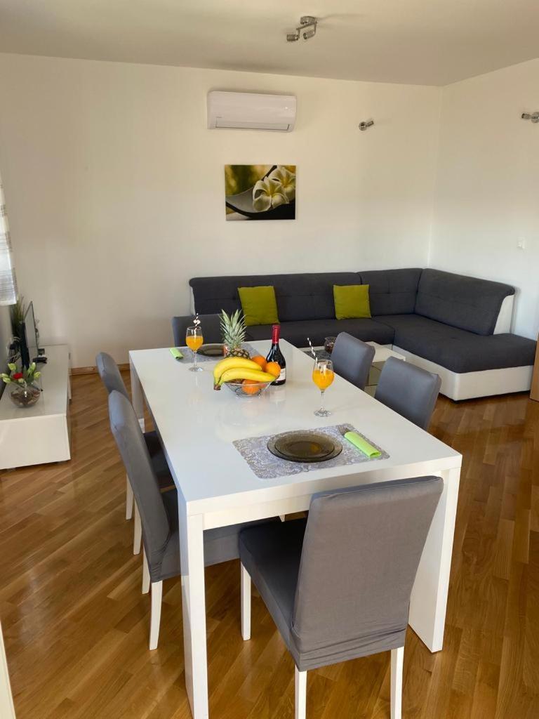 Apartman Dina